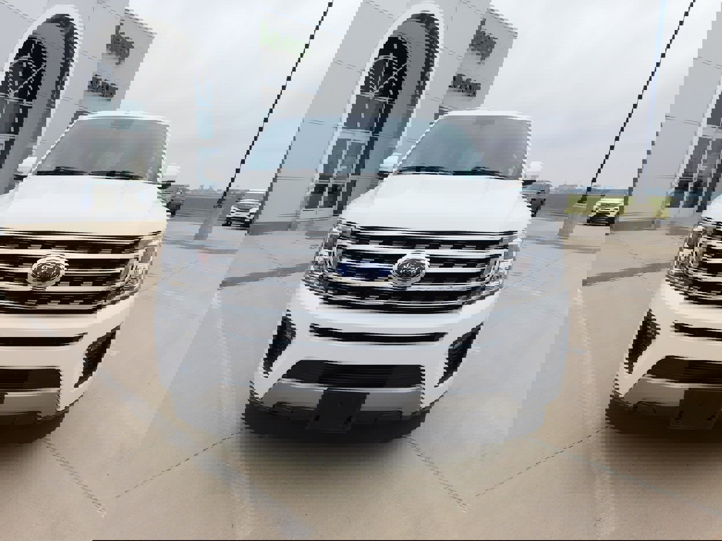 Used 2019 Ford Expedition XLT w/ Equipment Group 201A image 7