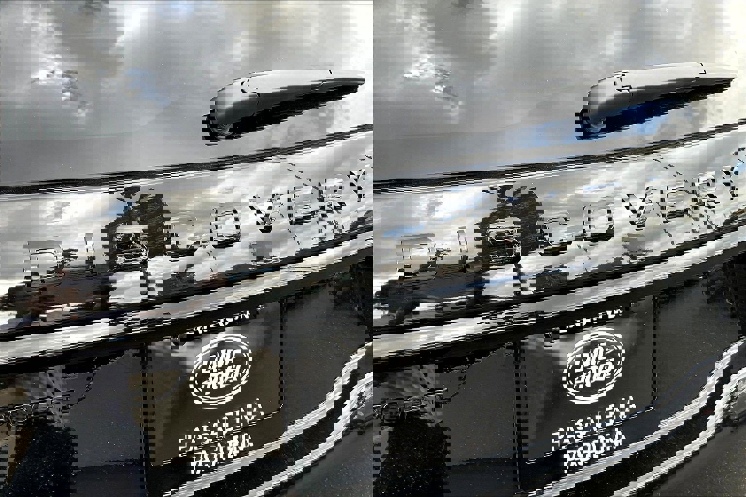 New 2026 Land Rover Discovery Sport Landmark image 7