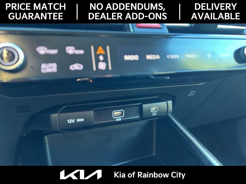 Used 2025 Kia Niro LX image 48