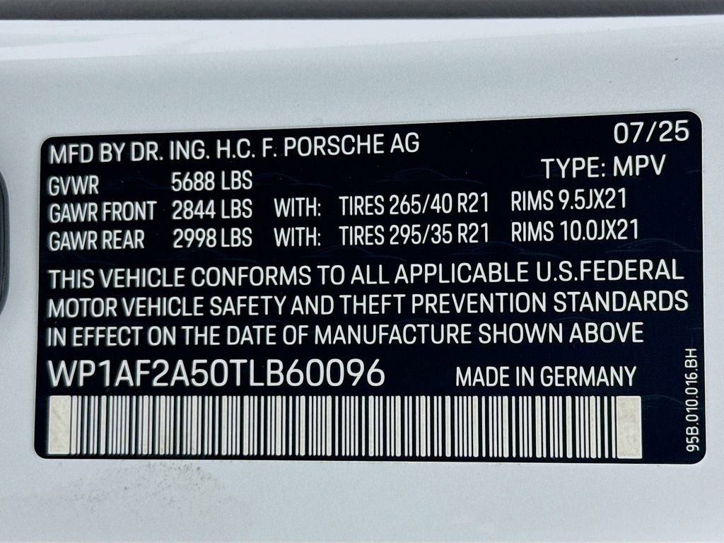 New 2026 Porsche Macan GTS image 34