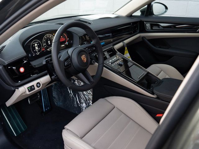 New 2026 Porsche Panamera 4 image 4