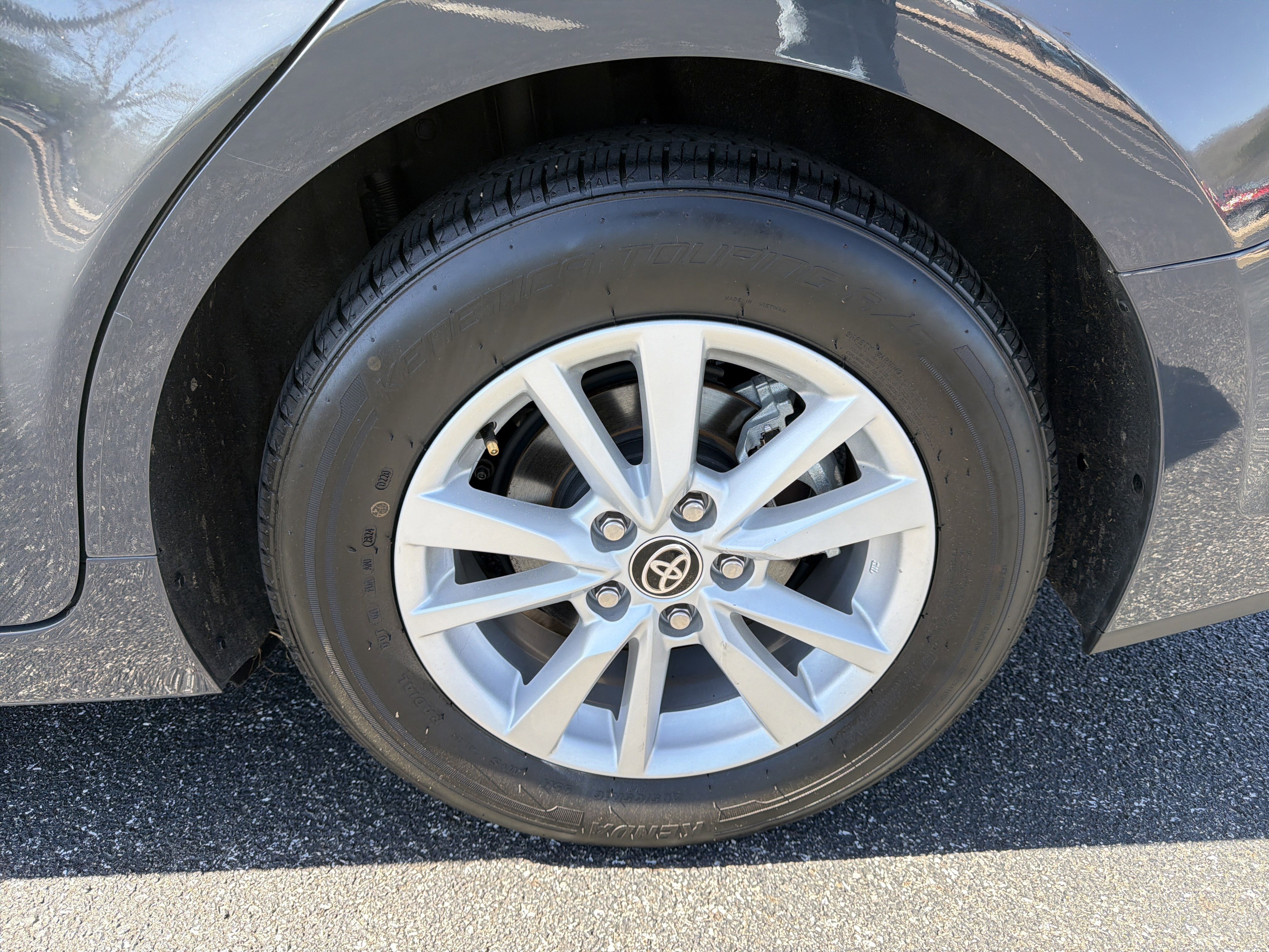 Used 2025 Toyota Camry LE image 19