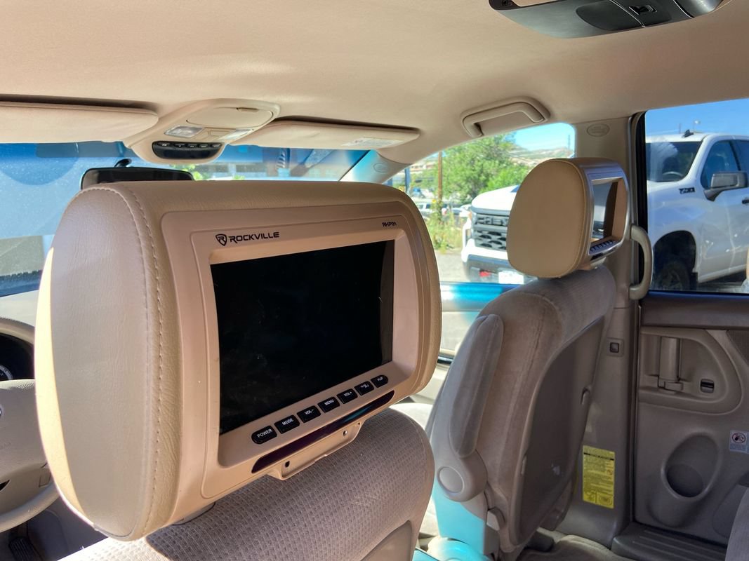 Used 2004 Toyota Sienna LE w/ LE Pkg 12 AWD/4WD image 25