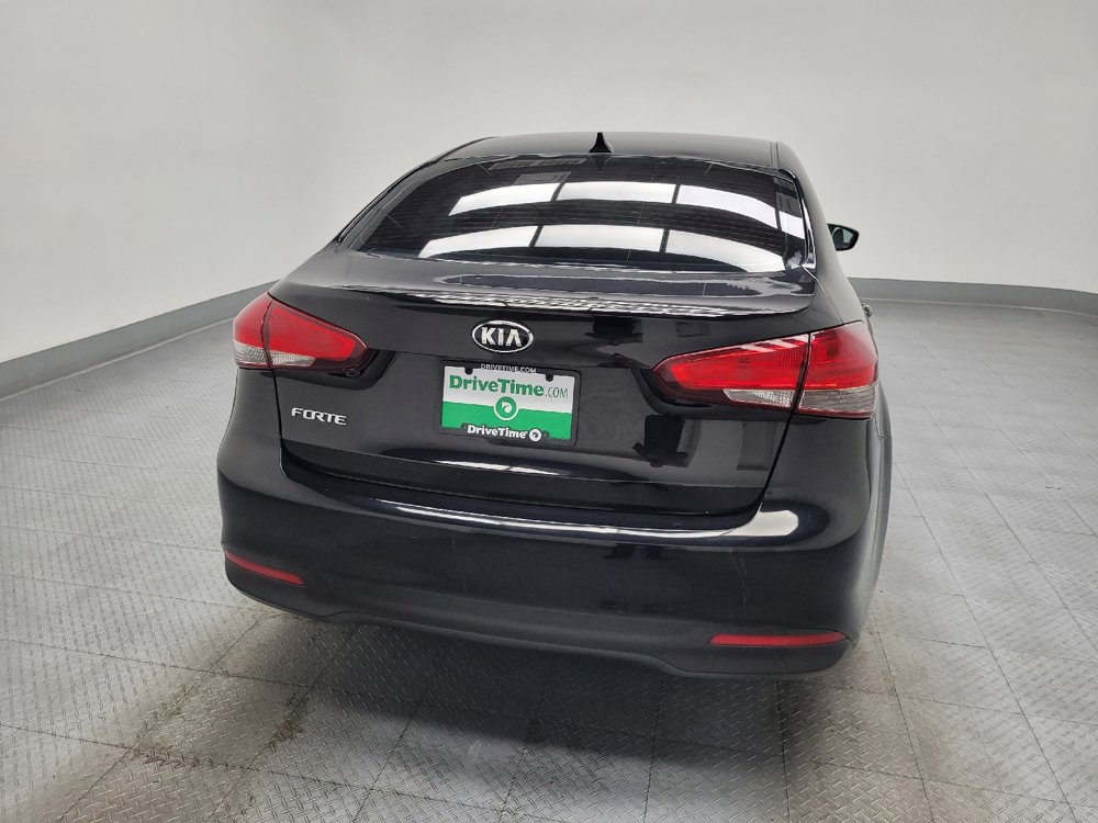 Used 2017 Kia Forte LX image 7