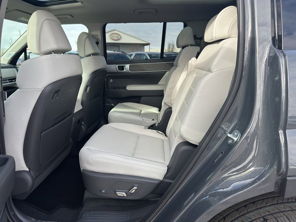 New 2026 Hyundai Santa Fe Limited AWD/4WD image 16