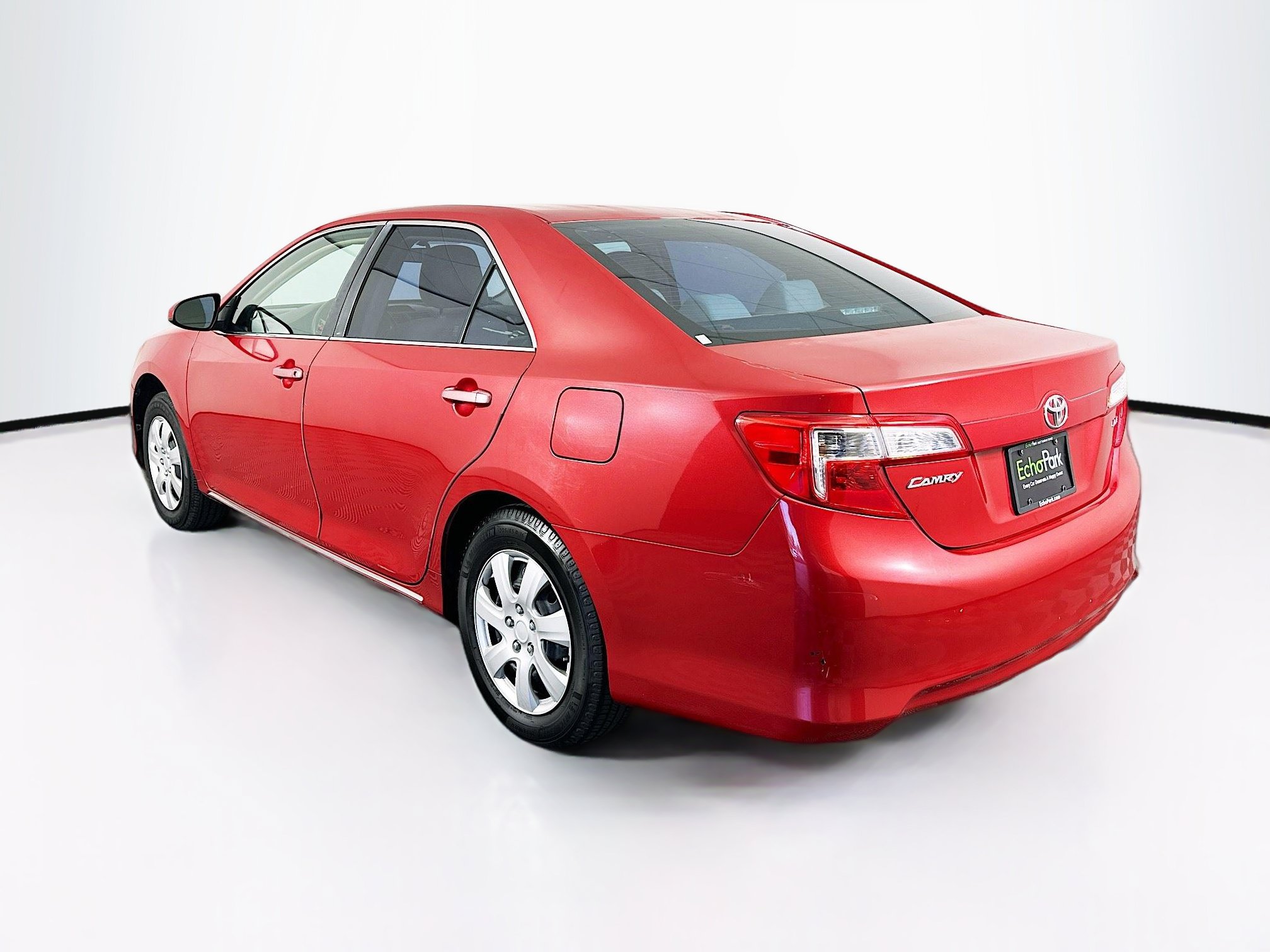 Used 2012 Toyota Camry LE FWD image 5