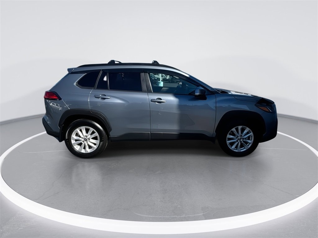 Used 2022 Toyota Corolla Cross LE image 9