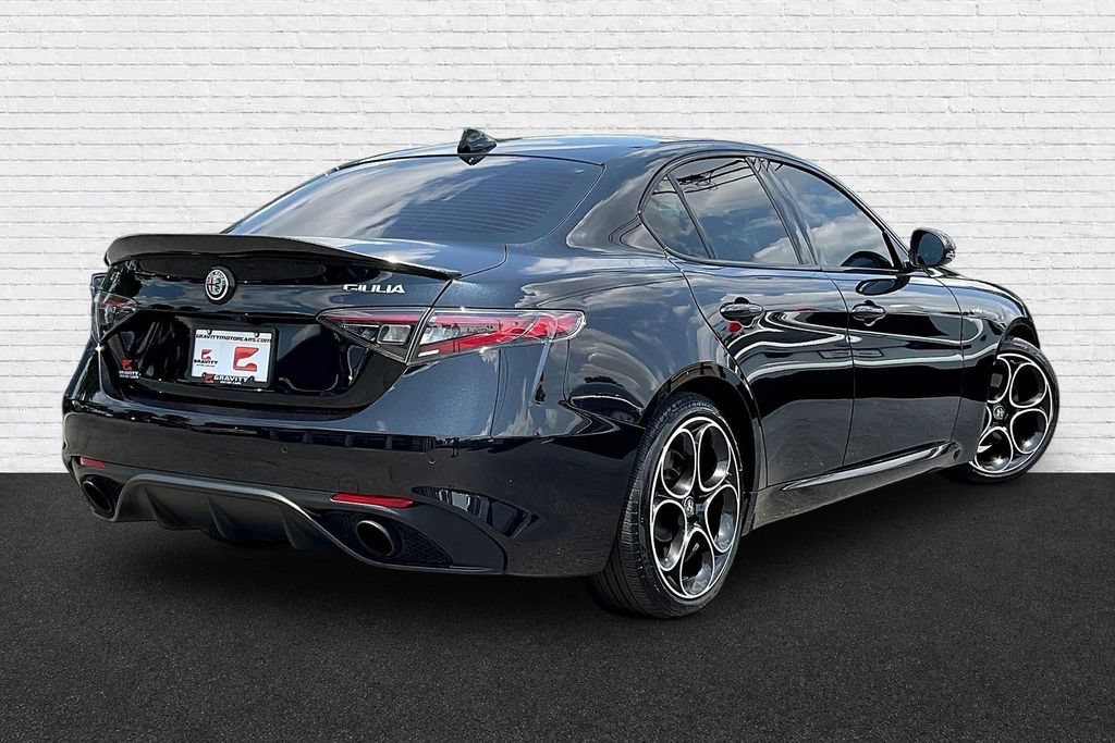 Used 2024 Alfa Romeo Giulia Veloce RWD image 6
