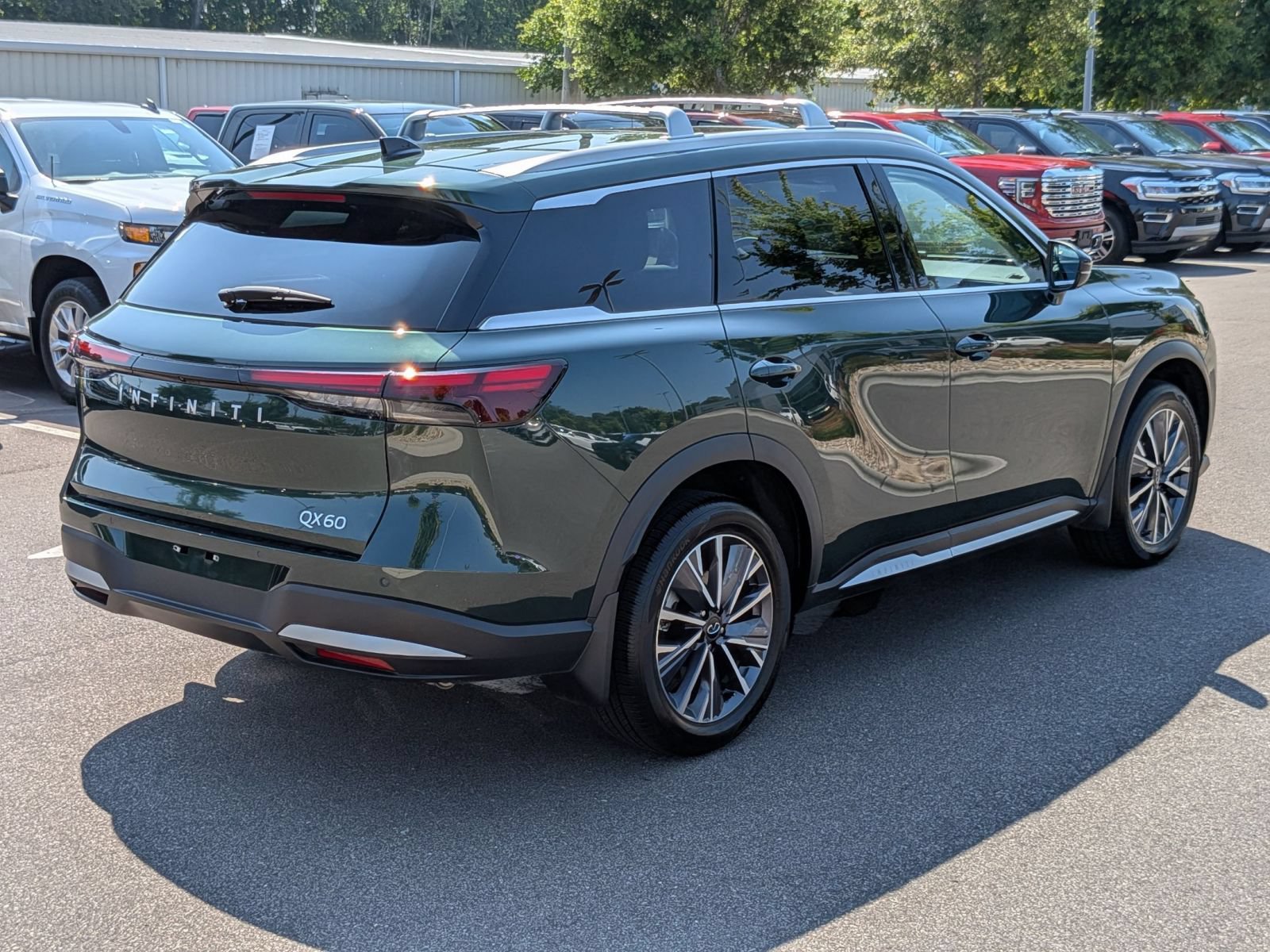Used 2026 INFINITI QX60 Luxe w/ Cargo Package FWD image 3