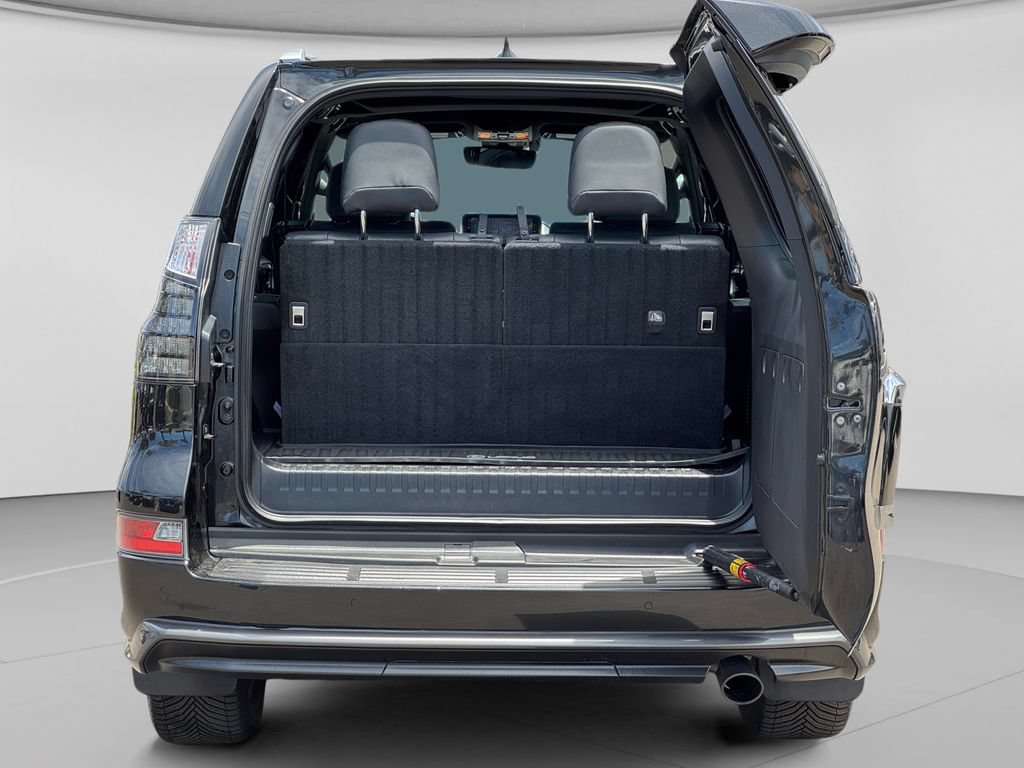 Used 2023 Lexus GX 460 Luxury w/ Sport Design Package AWD/4WD image 25