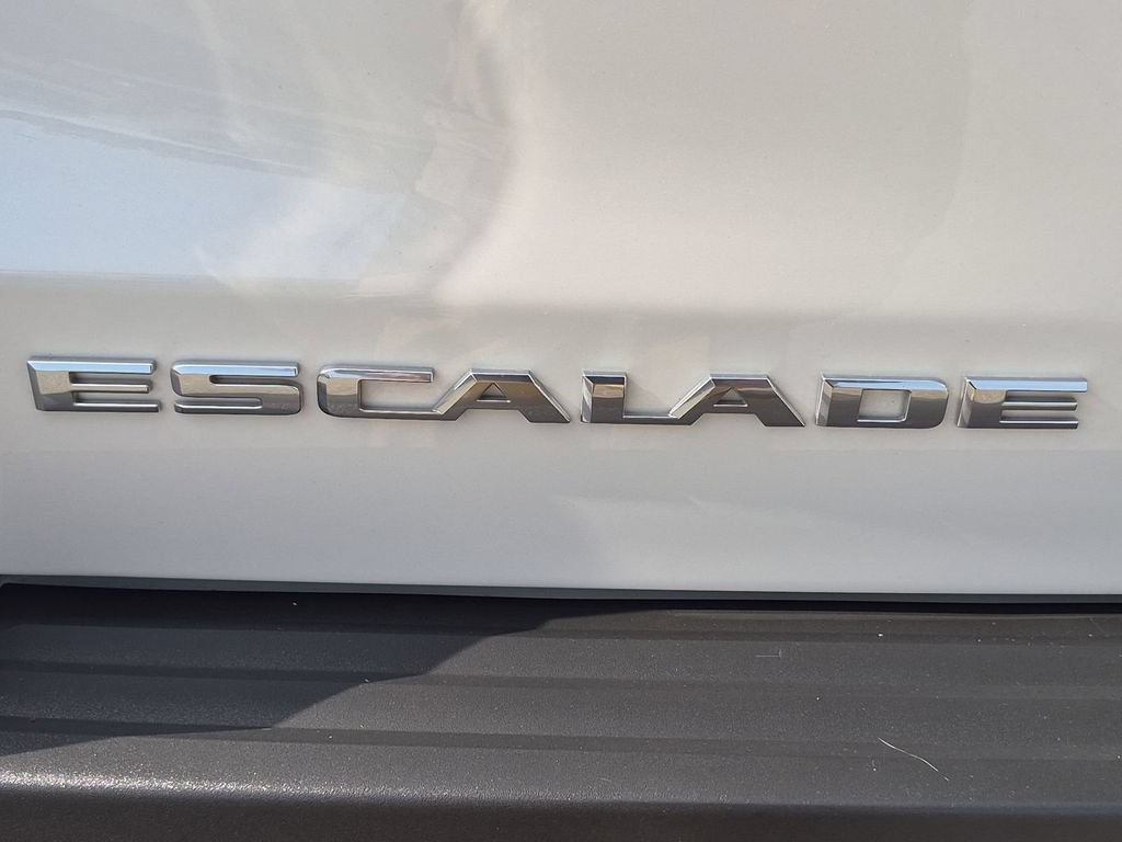 Used 2018 Cadillac Escalade Premium Luxury AWD/4WD image 25