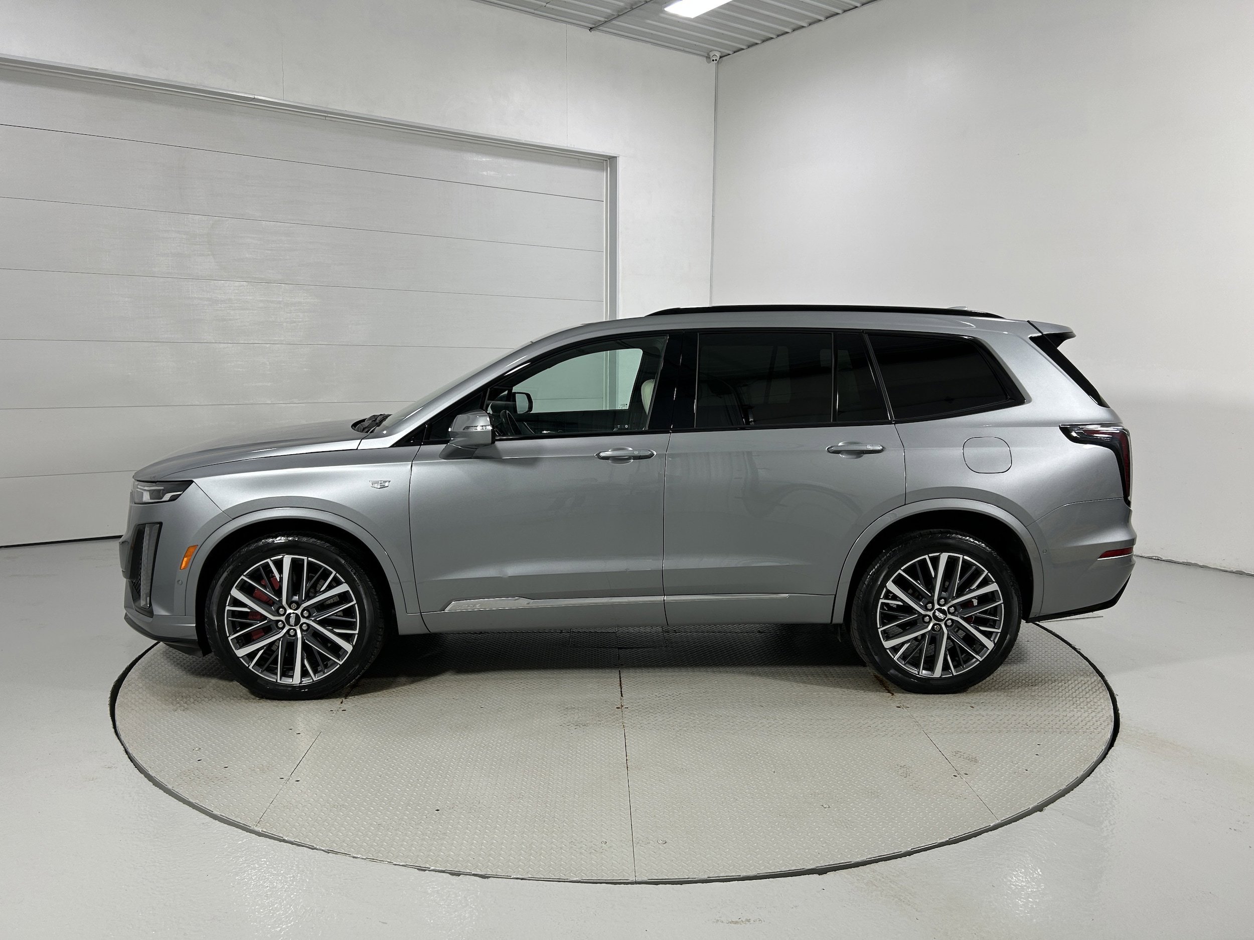 Used 2024 Cadillac XT6 Sport w/ Technology Package AWD/4WD image 20