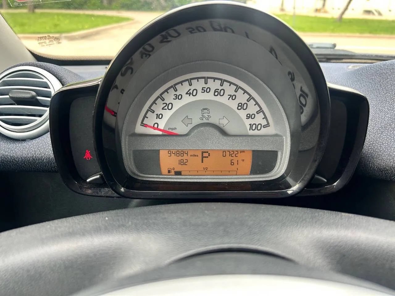 Used 2014 smart fortwo pure RWD image 17