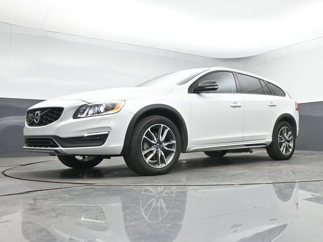 Used 2017 Volvo V60 T5 Cross Country Platinum AWD/4WD image 13