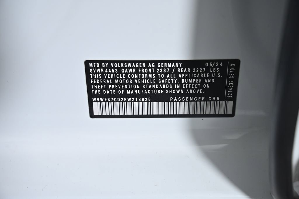 Used 2024 Volkswagen Golf R image 41