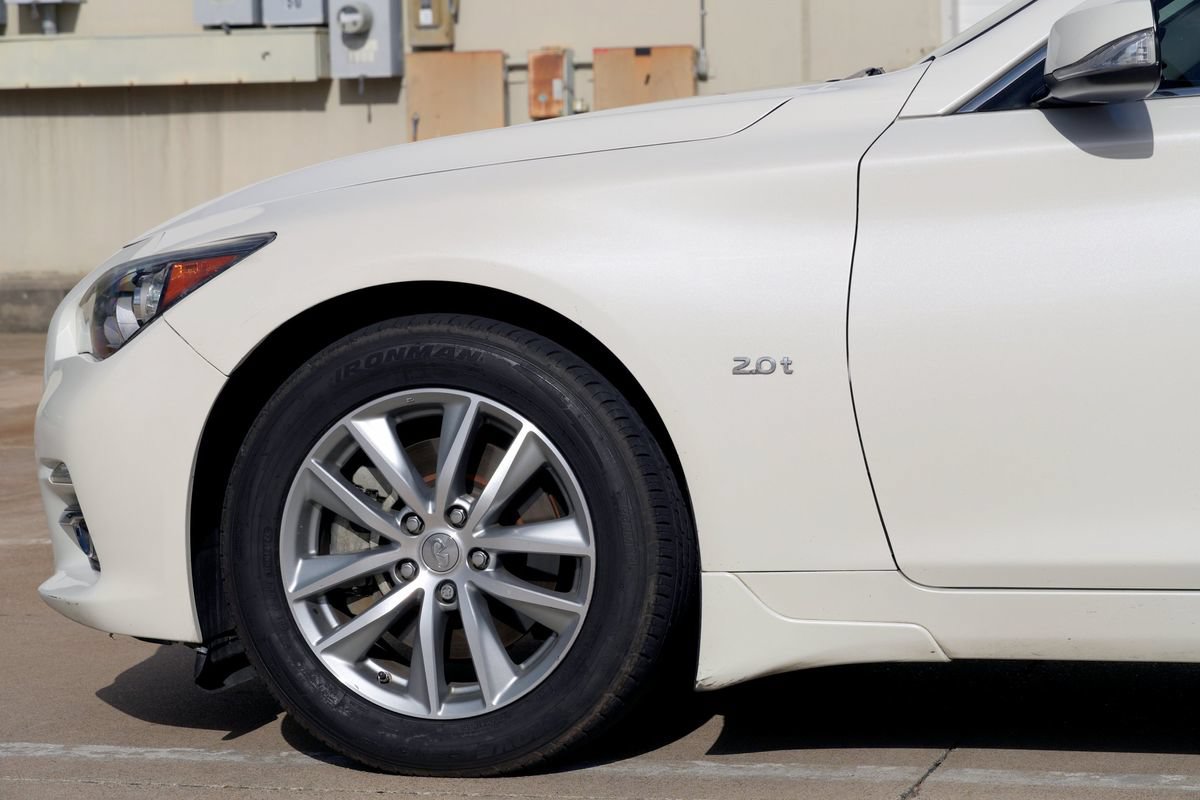 Used 2016 INFINITI Q50 Premium w/ 2.0T Premium Plus Package RWD image 24