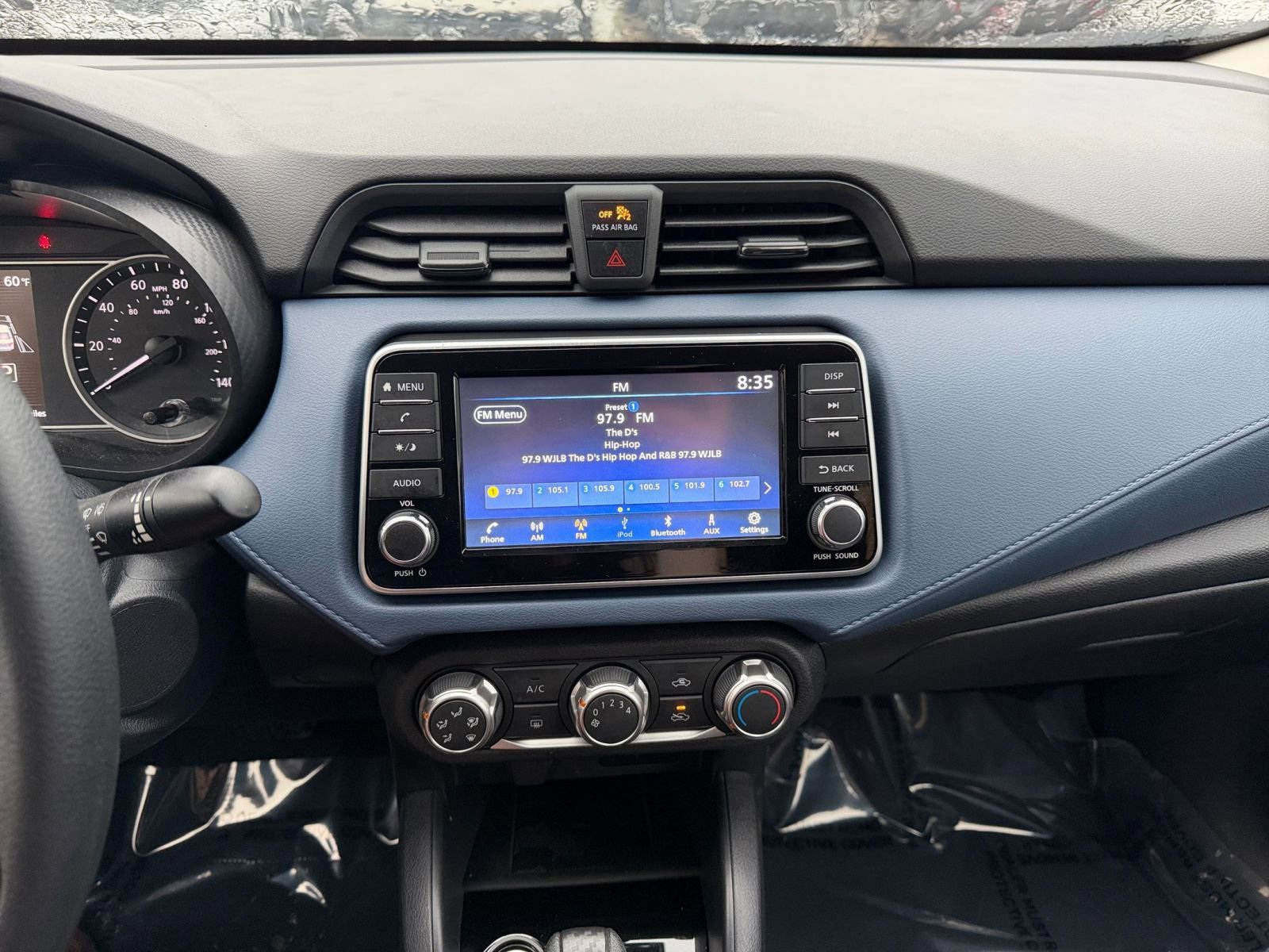 Used 2025 Nissan Versa SV FWD image 17