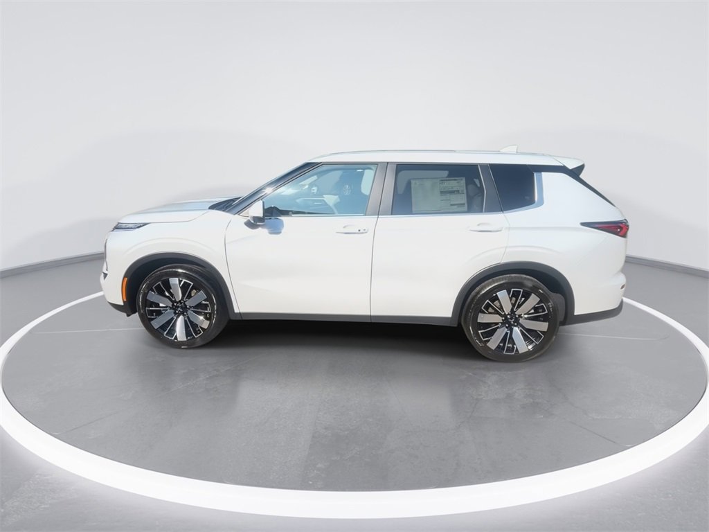New 2025 Mitsubishi Outlander SE image 5