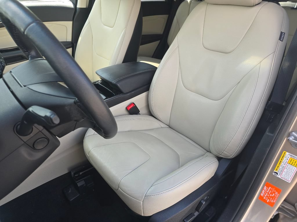 Used 2020 Ford Edge Titanium FWD image 24