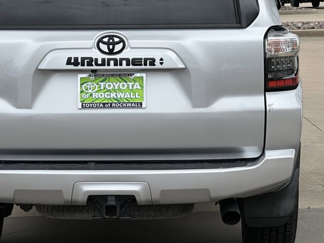 Used 2022 Toyota 4Runner SR5 Premium w/ Moonroof Package AWD/4WD image 7