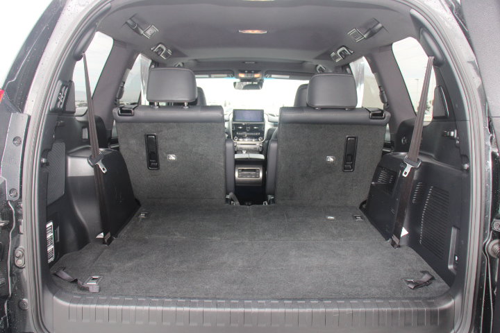 Used 2022 Lexus GX 460 Premium w/ Accessory Package AWD/4WD image 17