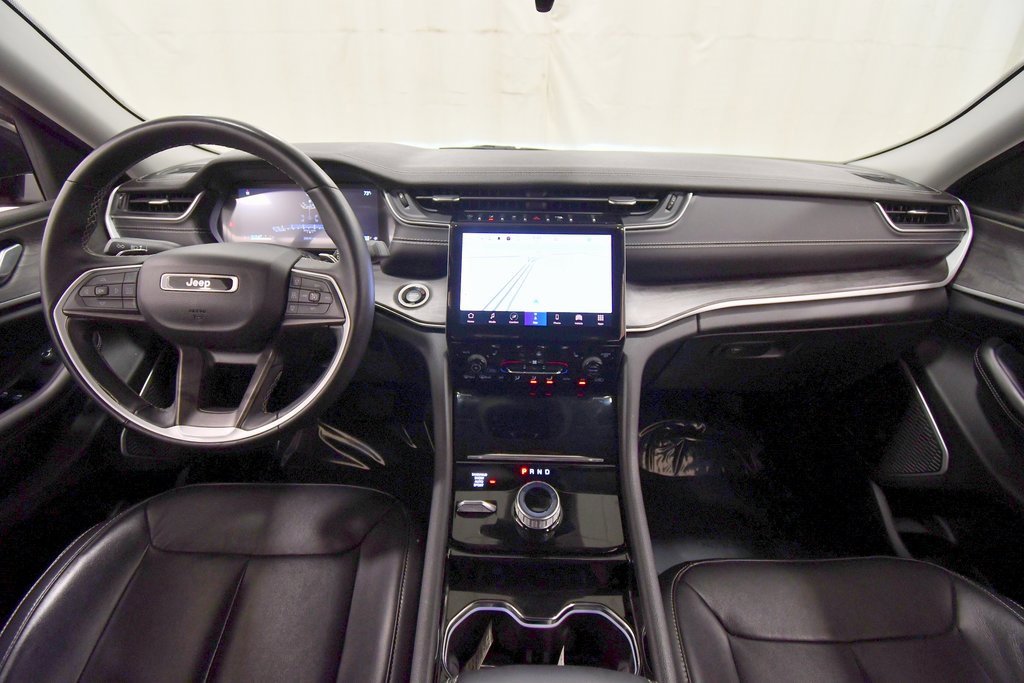 Used 2022 Jeep Grand Cherokee L Limited image 3