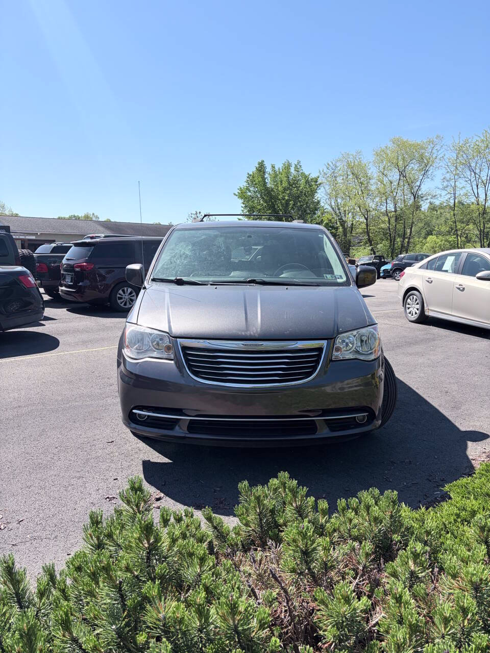 Used 2016 Chrysler Town & Country Touring w/ Driver Convenience Group FWD image 1