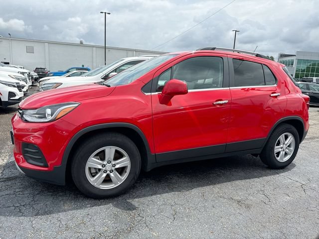 Used 2018 Chevrolet Trax LT w/ Driver Confidence Package FWD image 2