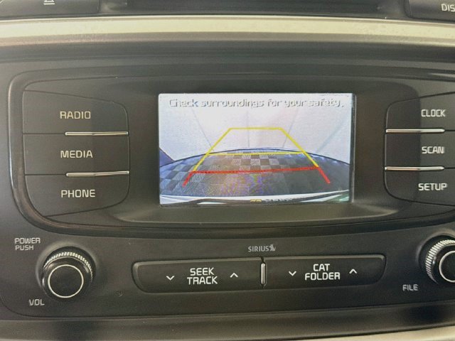 Used 2017 Kia Sorento FWD image 18