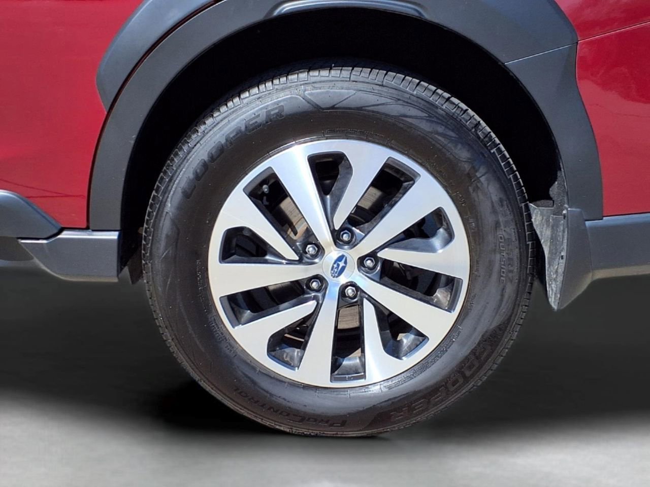 Used 2023 Subaru Outback Premium AWD/4WD image 3