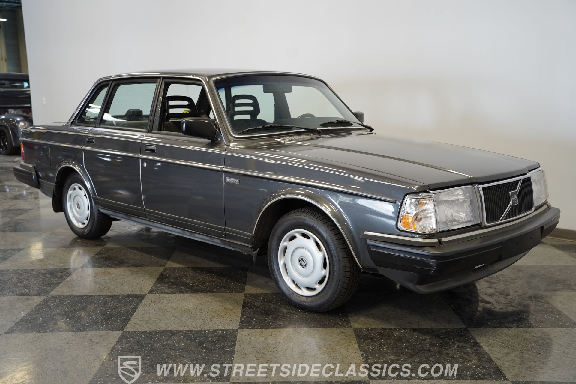 Used 1988 Volvo 240 Sedan RWD image 17