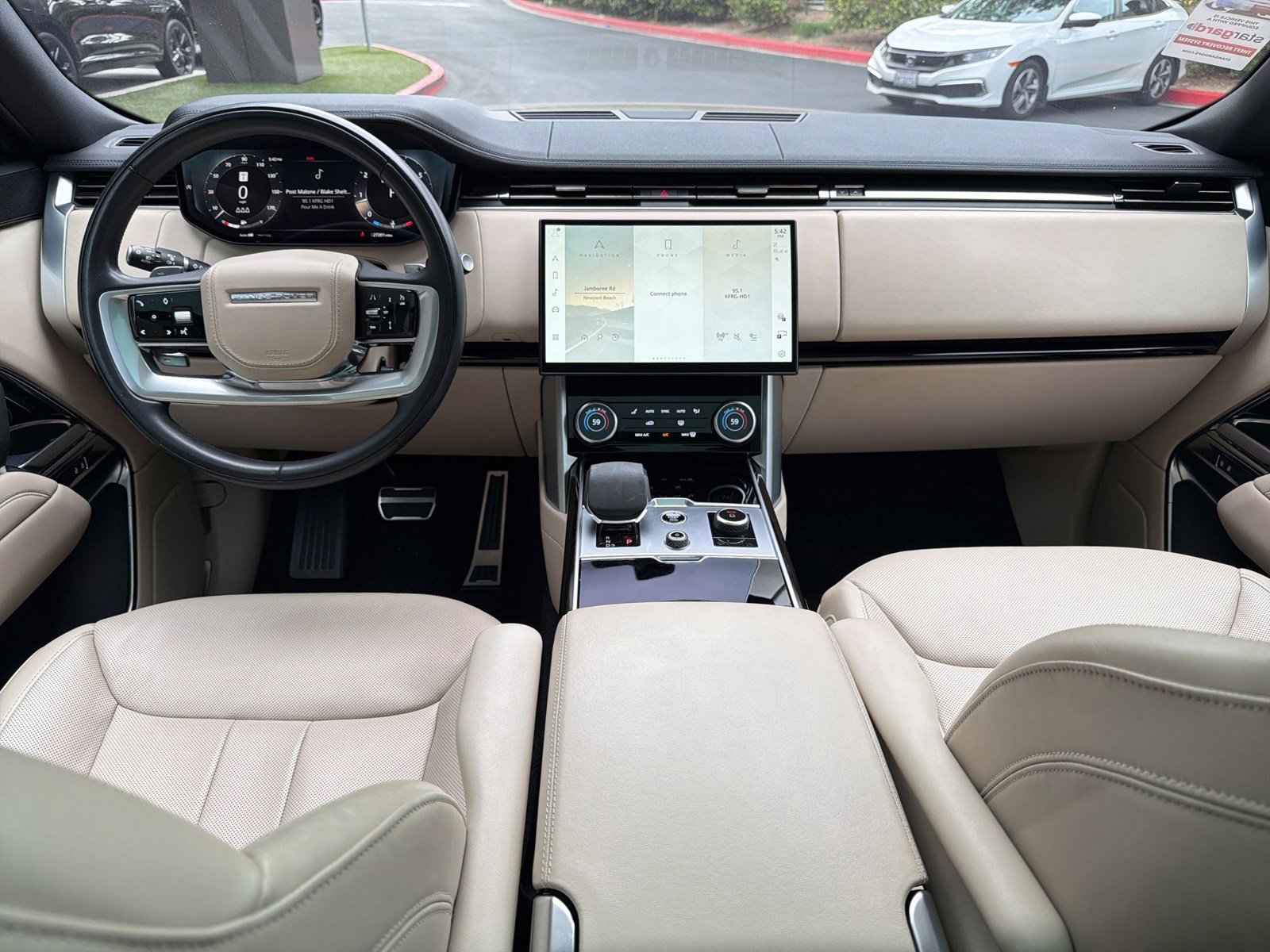 Certified 2023 Land Rover Range Rover SE image 17