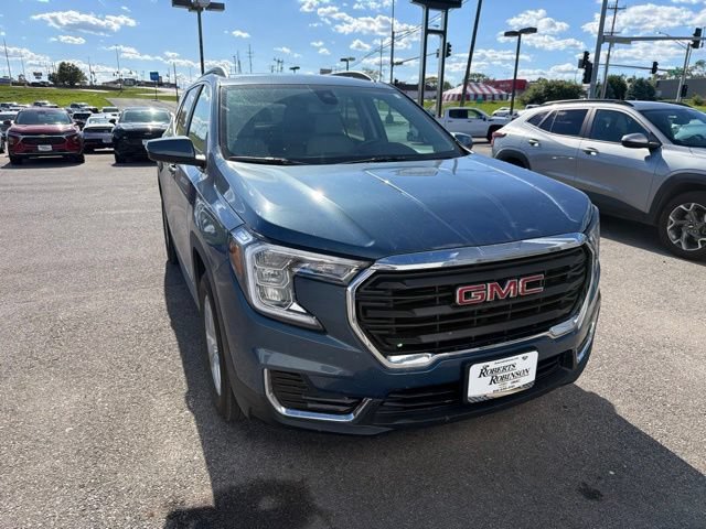 Used 2024 GMC Terrain SLE w/ Driver Convenience Package AWD/4WD image 6