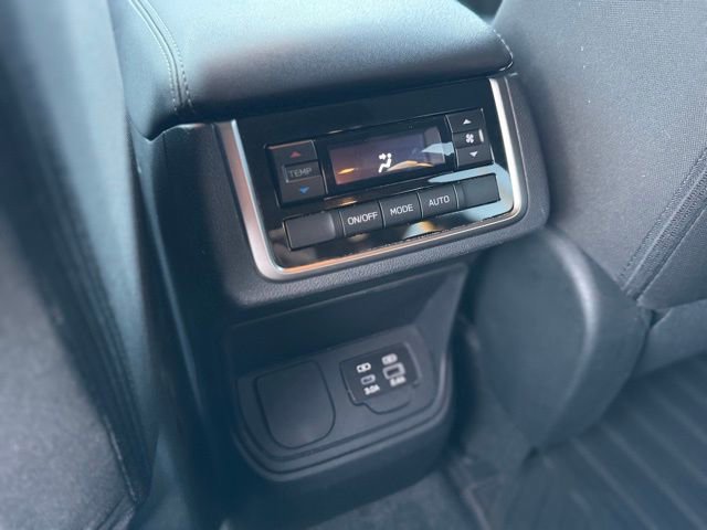 Used 2024 Subaru Ascent Premium w/ Convenience Package image 22