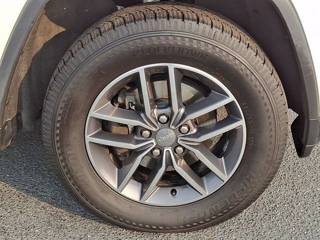 Used 2018 Jeep Grand Cherokee Limited w/ Luxury Group II AWD/4WD image 11