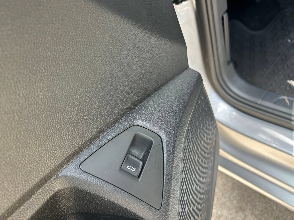 Used 2025 Volkswagen Jetta SEL FWD image 43
