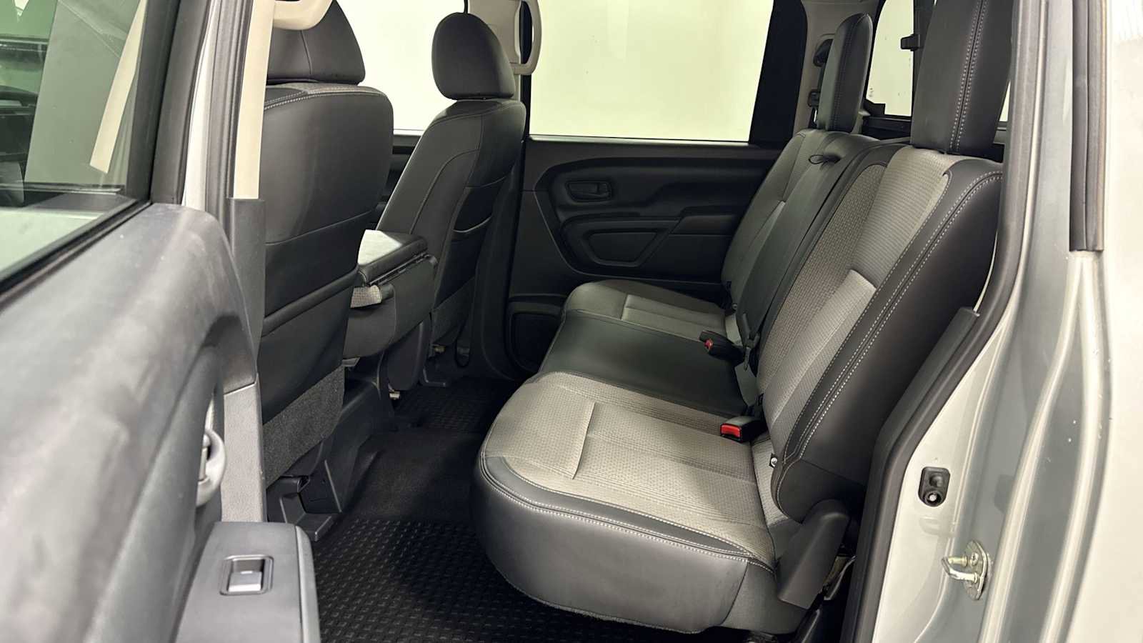 Used 2019 Nissan Titan S w/ S Utility Package image 23