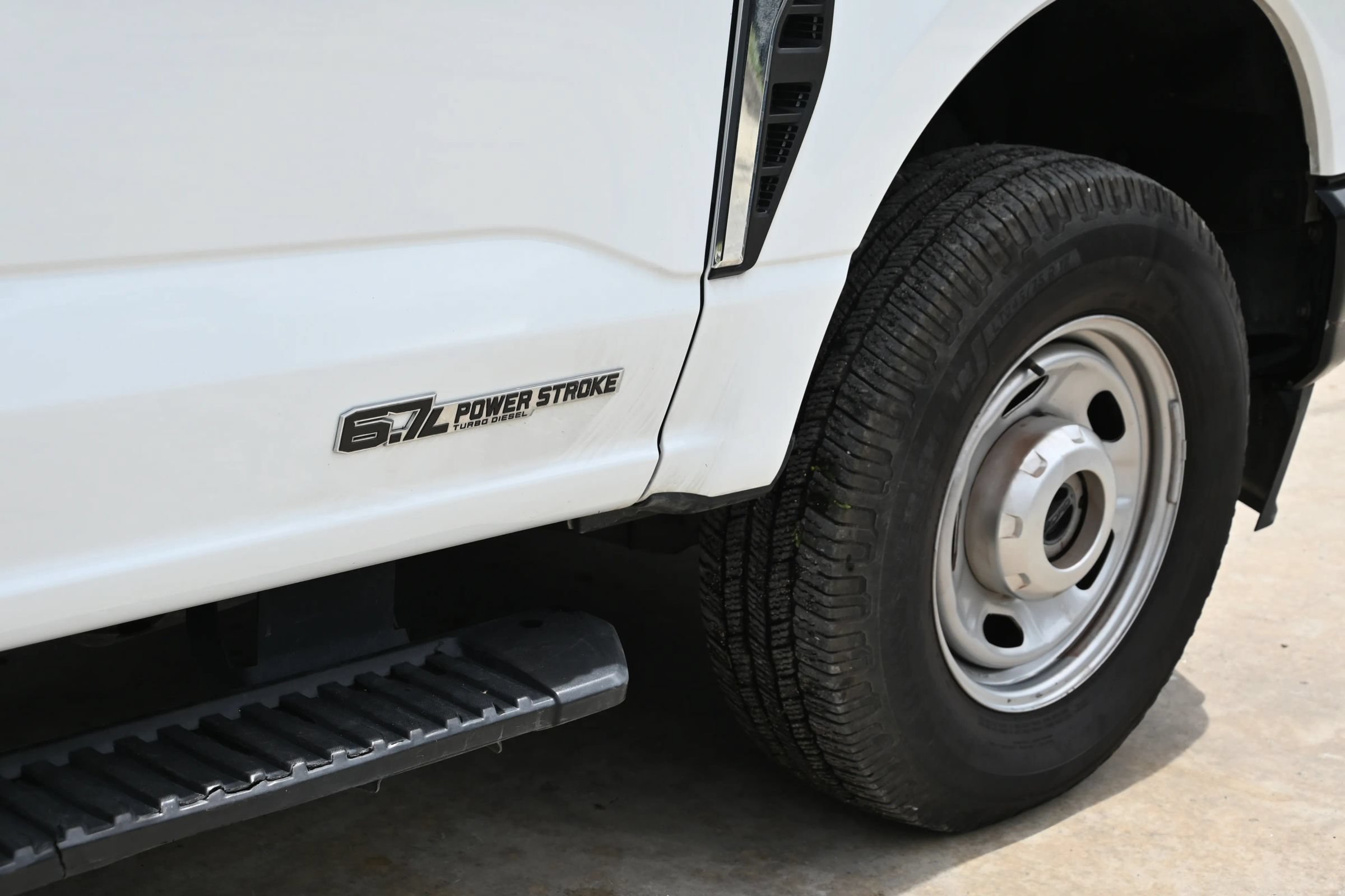 Used 2023 Ford F250 XL AWD/4WD image 9