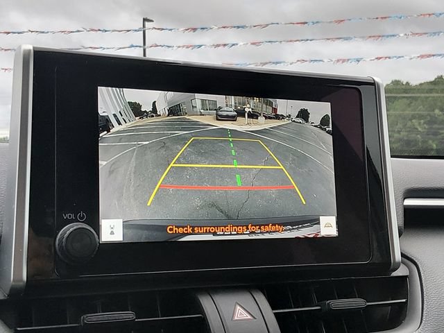 Used 2024 Toyota RAV4 XLE FWD image 20
