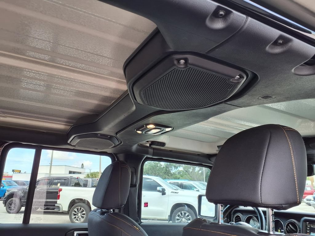 Used 2021 Jeep Wrangler Unlimited Sahara AWD/4WD image 16