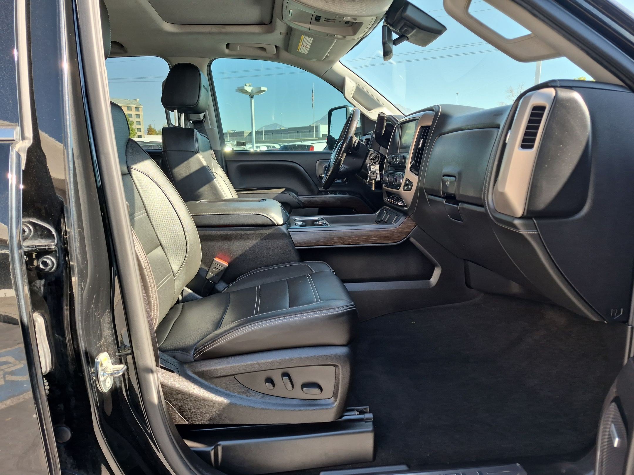 Used 2018 GMC Sierra 3500 Denali w/ Duramax Plus Package AWD/4WD image 28