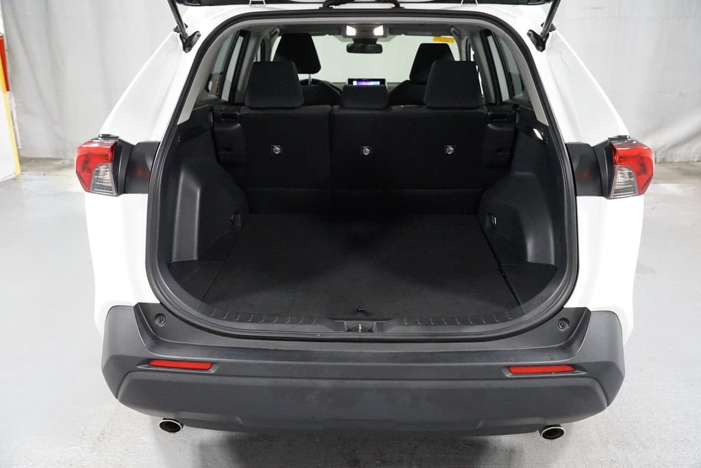 Certified 2023 Toyota RAV4 LE AWD/4WD image 32