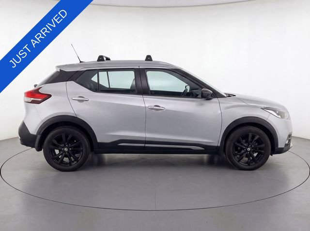 Used 2019 Nissan Kicks SR w/ SR Premium Package image 2