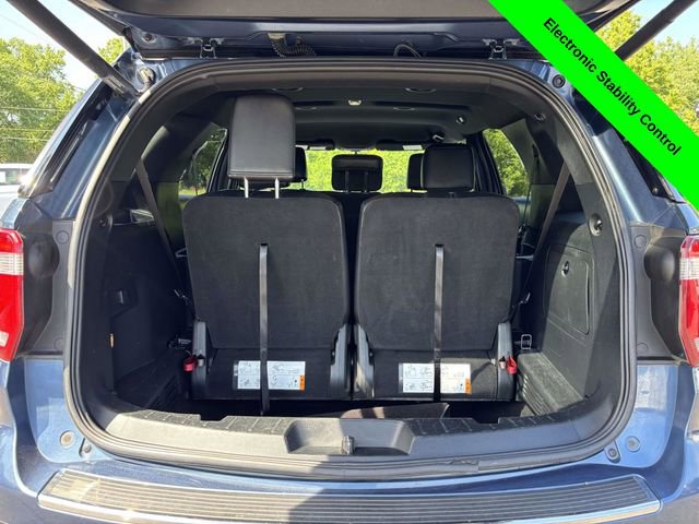 Used 2018 Ford Explorer XLT w/ Equipment Group 202A AWD/4WD image 38