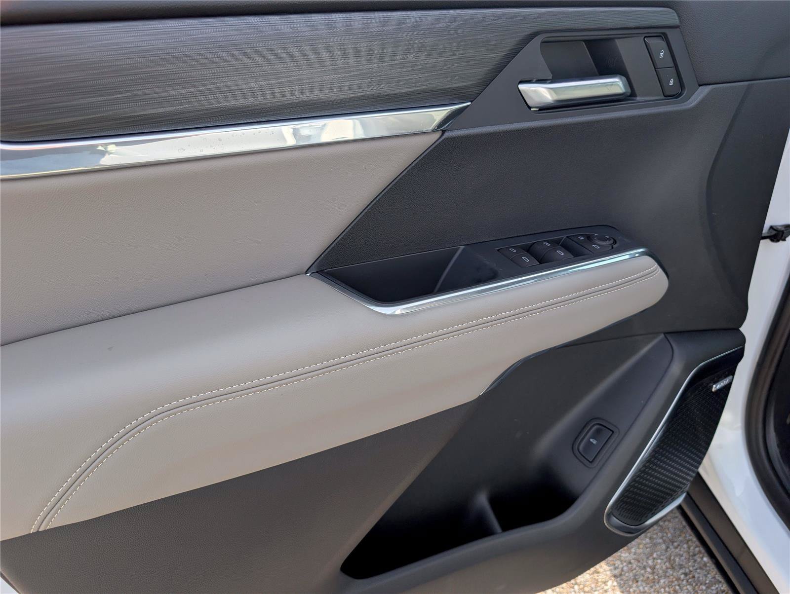New 2026 GMC Acadia Elevation w/ Elevation Premium Package FWD image 13