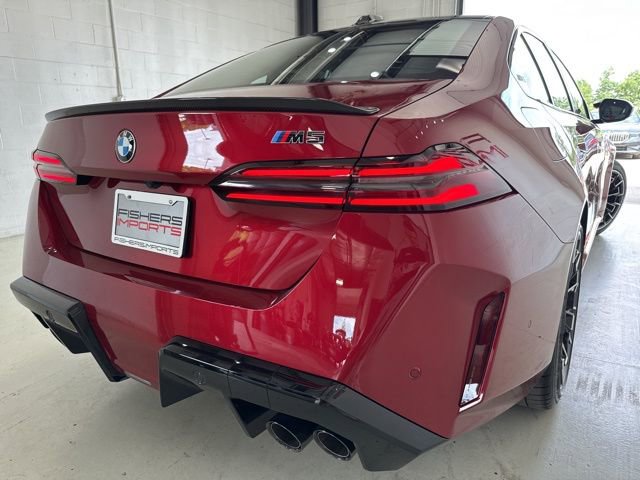 Used 2025 BMW M5 w/ Carbon Package image 7