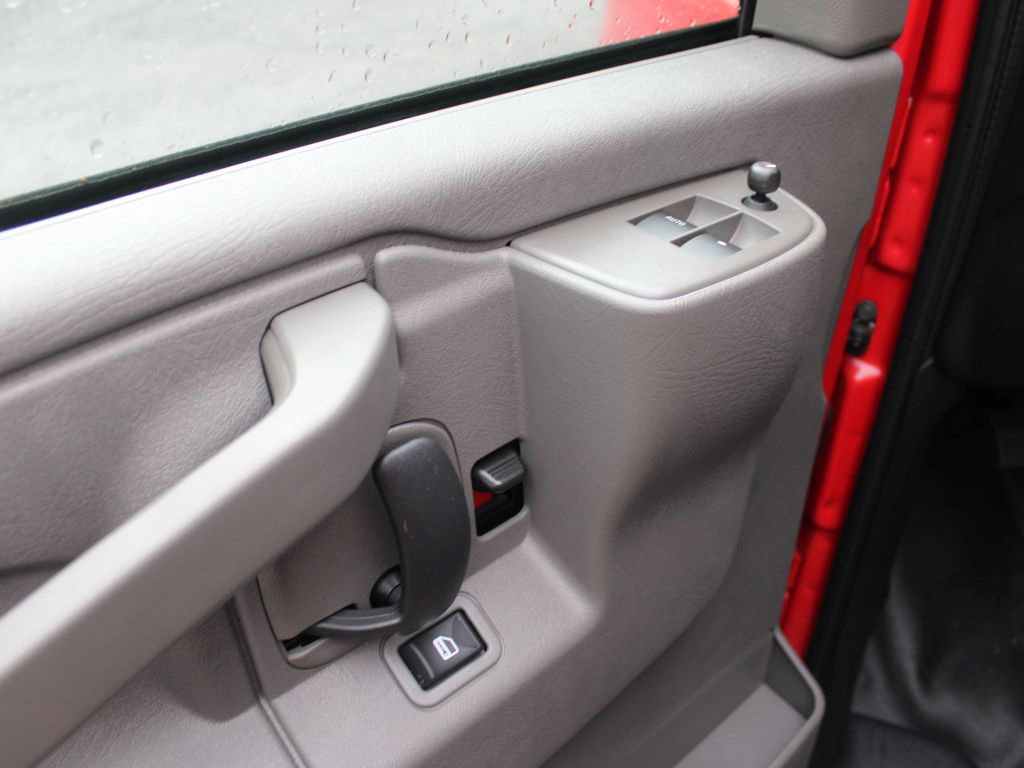 New 2025 GMC Savana 3500 image 10