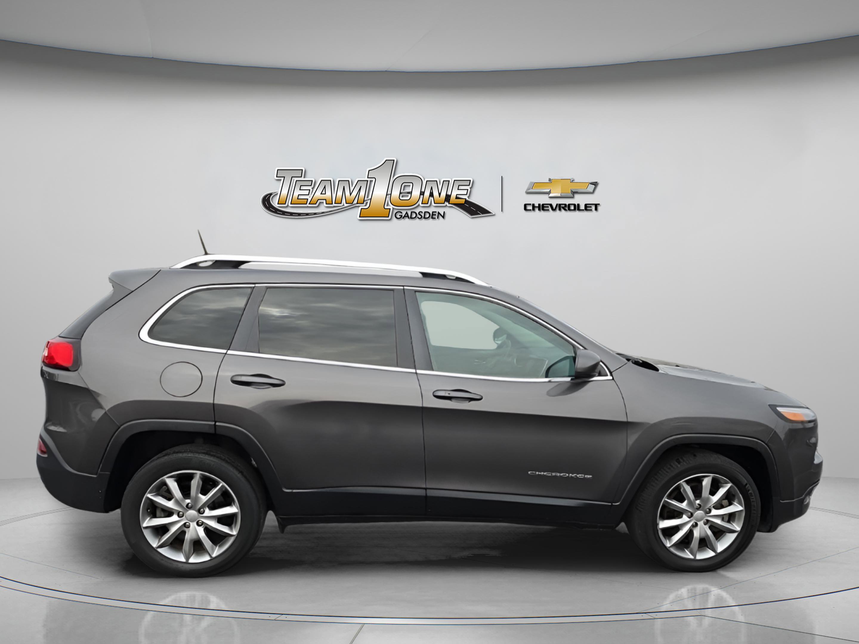 Used 2018 Jeep Cherokee Limited image 7