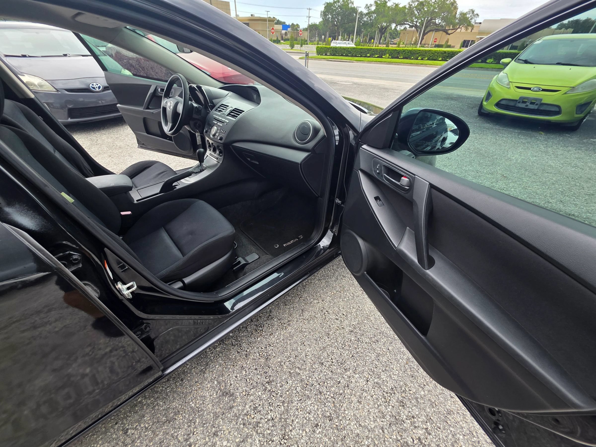 Used 2011 MAZDA MAZDA3 i Sport FWD image 19