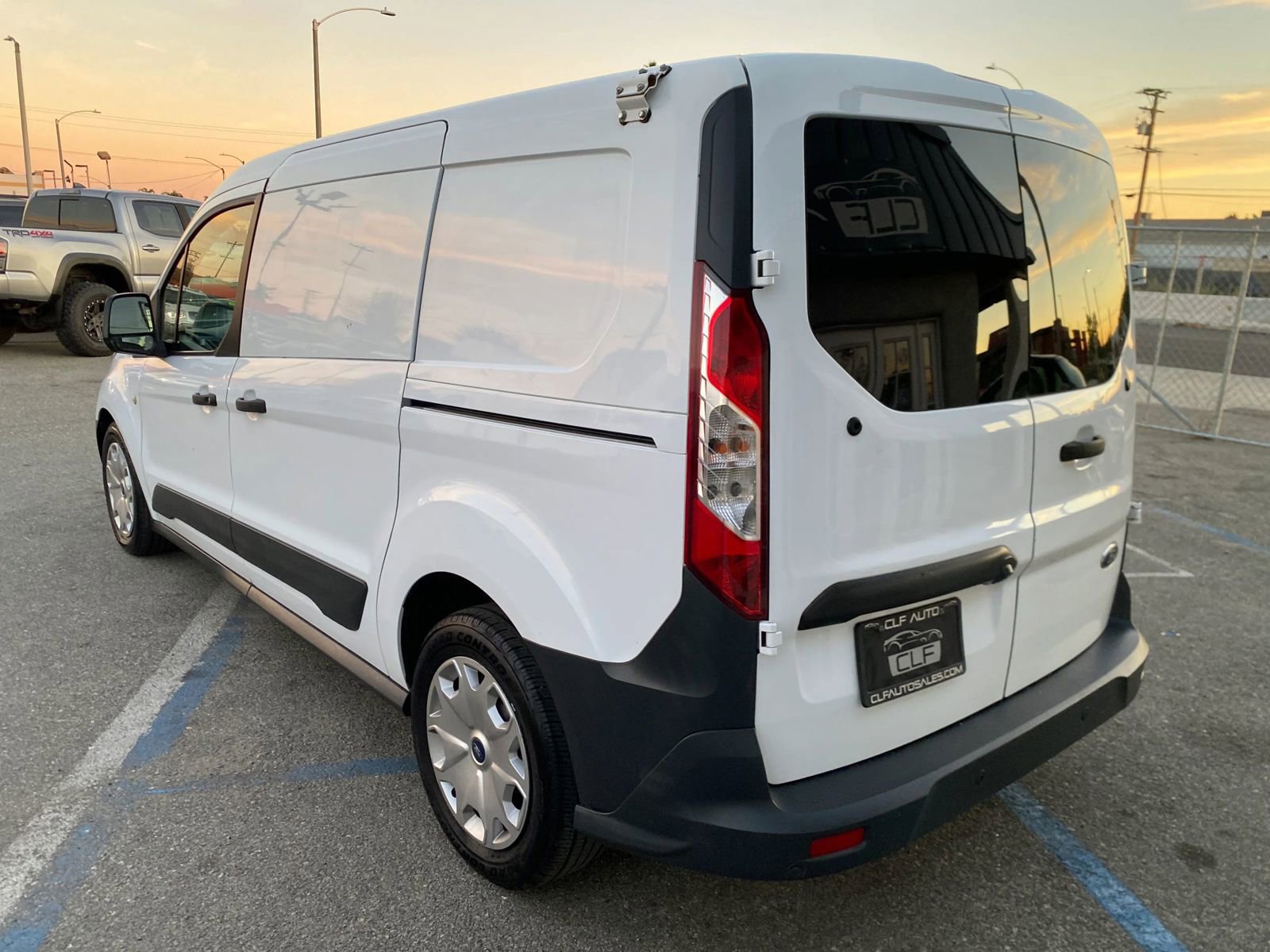 Used 2017 Ford Transit Connect XL image 5
